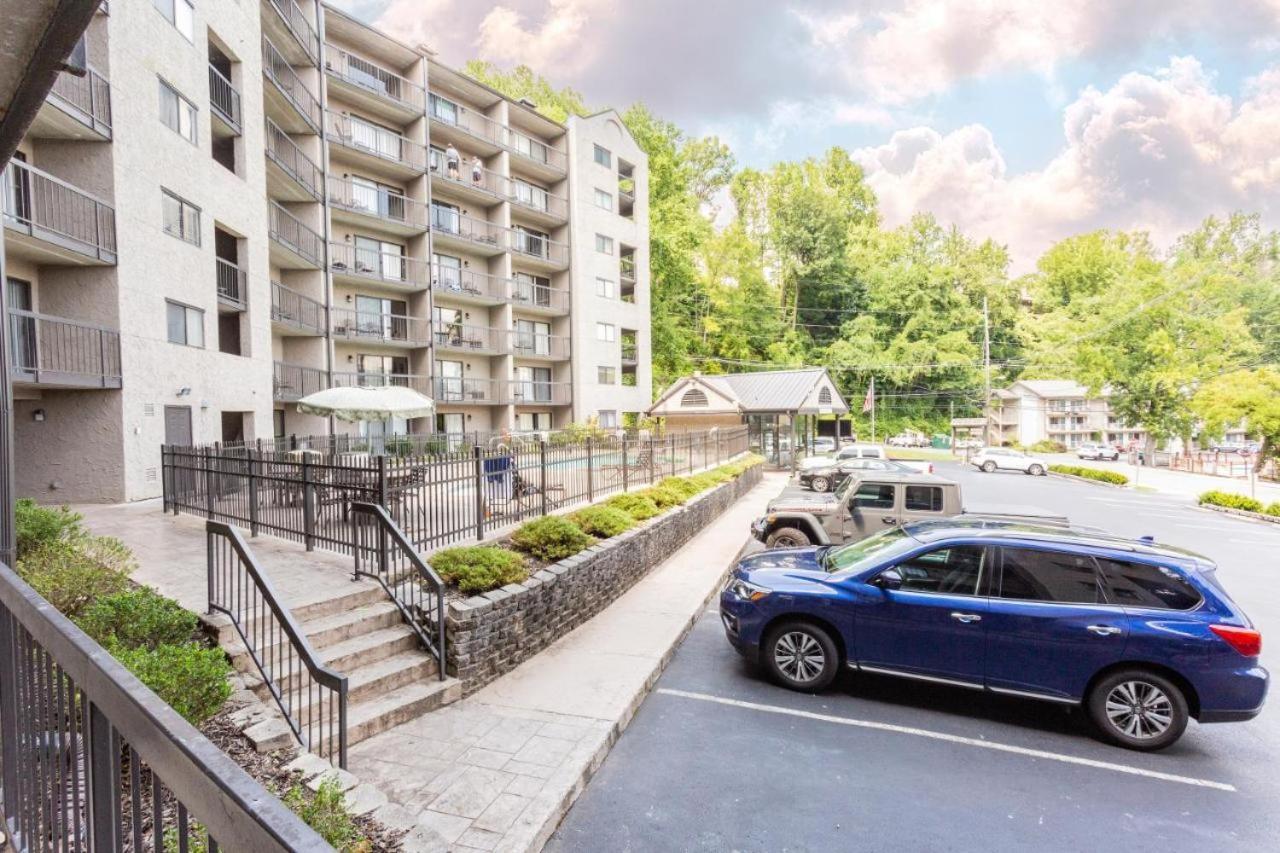 Family Bear Condos, Full King Suite, Kitchen, Pool Access Unit 103 Gatlinburg Buitenkant foto