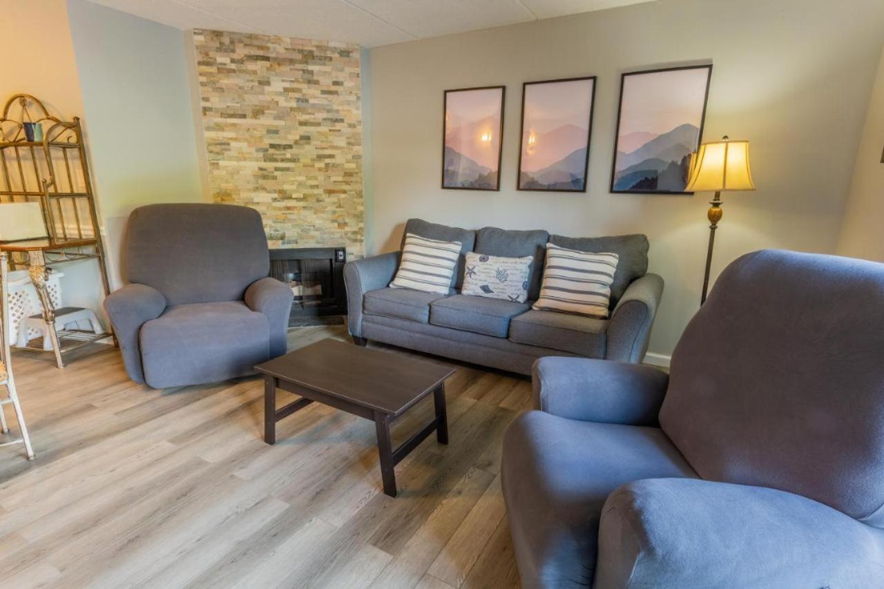 Family Bear Condos, Full King Suite, Kitchen, Pool Access Unit 103 Gatlinburg Buitenkant foto