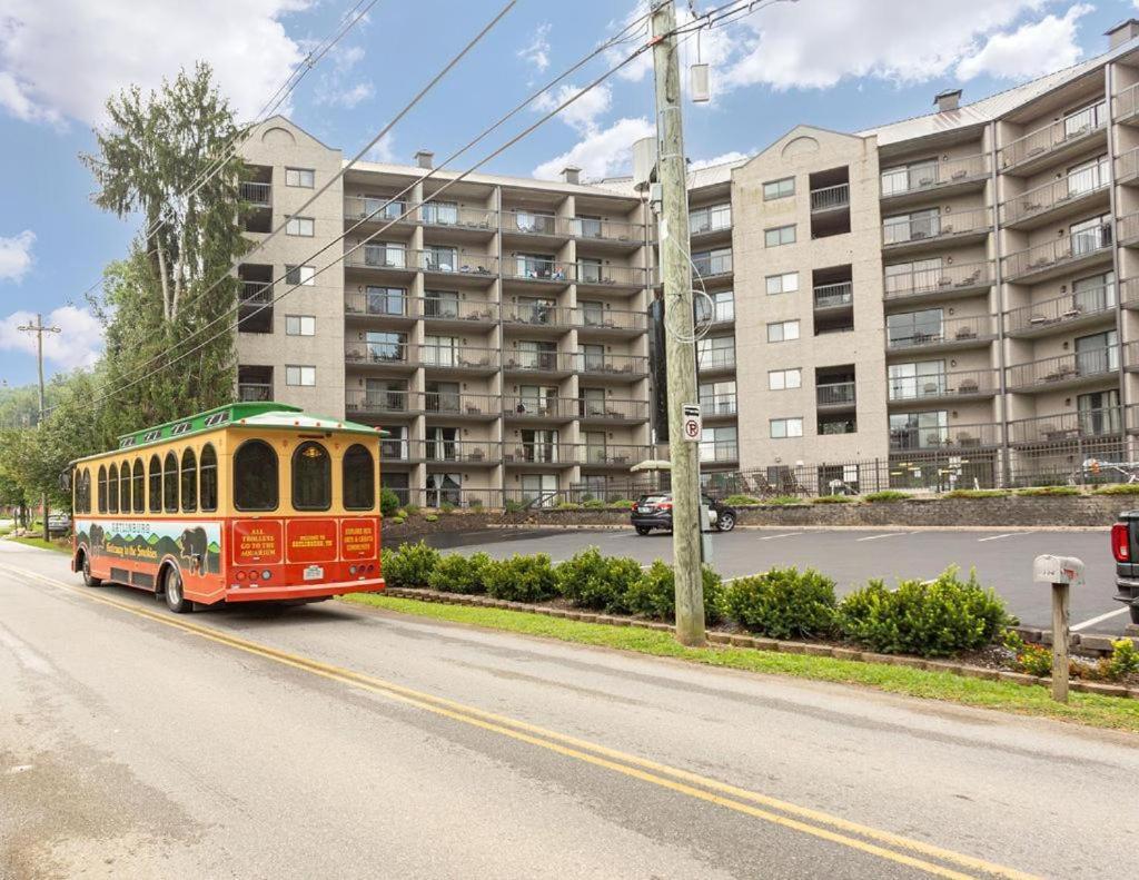 Family Bear Condos, Full King Suite, Kitchen, Pool Access Unit 103 Gatlinburg Buitenkant foto
